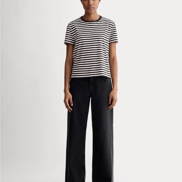 27. Everlane • NWT the box cut essential tee PTP 19.5” + L 21” - Picture 3 of 5